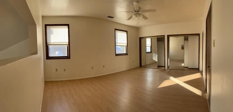 Building Photo - 1937 Sunshine Ter SE