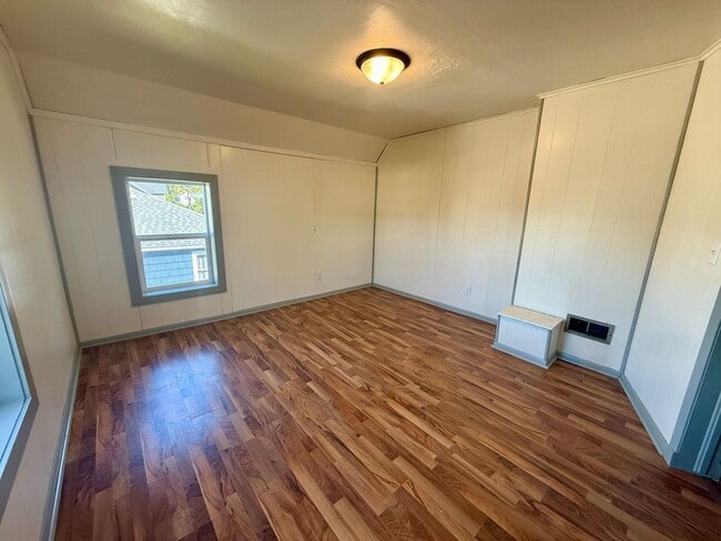 Building Photo - 2 Bed 1 Bath Single Family Home in Wausau