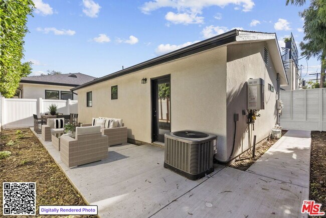 Building Photo - 521 N Martel Ave