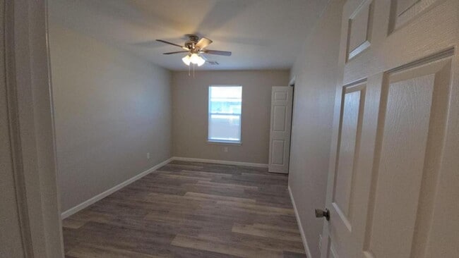 Building Photo - 1019 N Quincy Ave