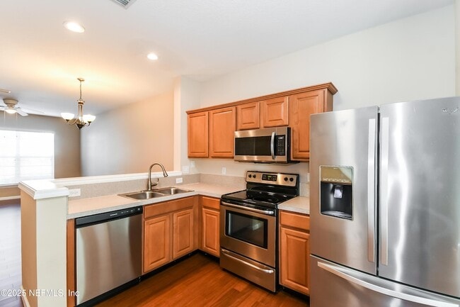 Building Photo - 8424 THORNBUSH Ct