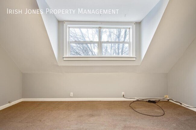 Building Photo - 194 Central Ave