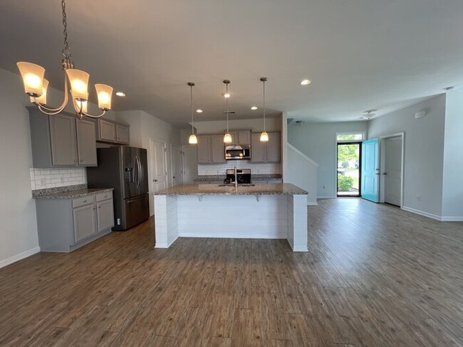 Building Photo - 9691 Mosgrove Ave