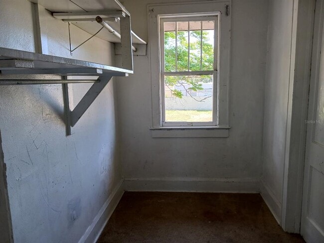 Building Photo - 1104 W 24th St