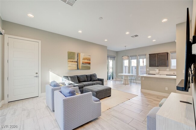 Building Photo - 4056 Desert Trce Ct