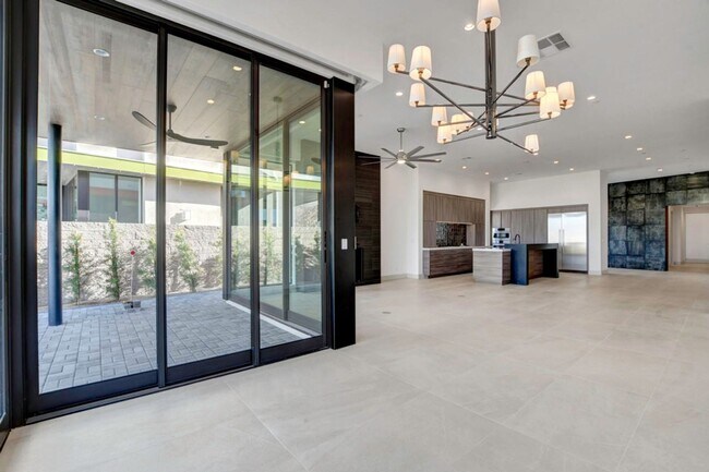 Building Photo - MacDonald Highlands Beauty With Awesome Views