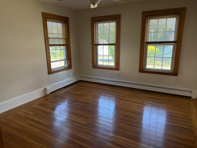 Building Photo - 2 Fremont St