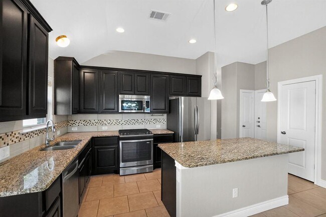 Building Photo - 6916 Etna Way