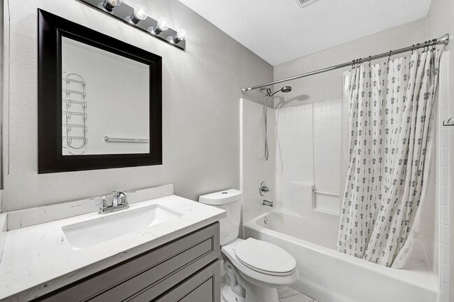 Building Photo - Remodeled Three Bedroom in Summerlin! No carpet!
