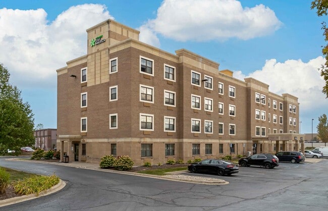 Building Photo - 260 Town Center Dr