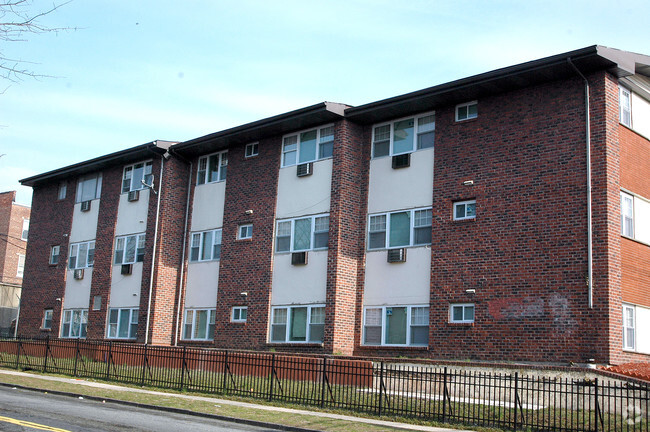 Building Photo - Forest Hill Apartments