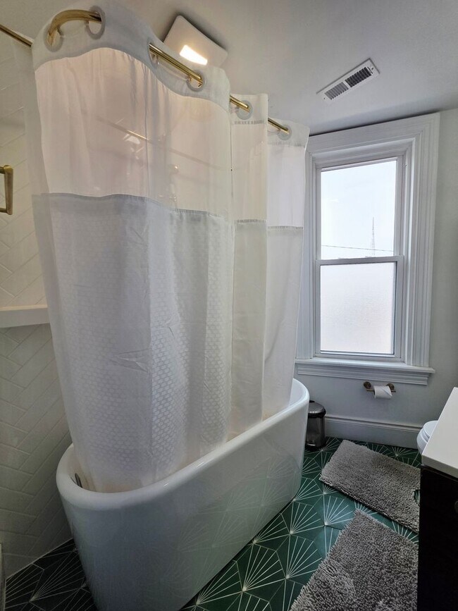 Building Photo - 9 Bailey Ave