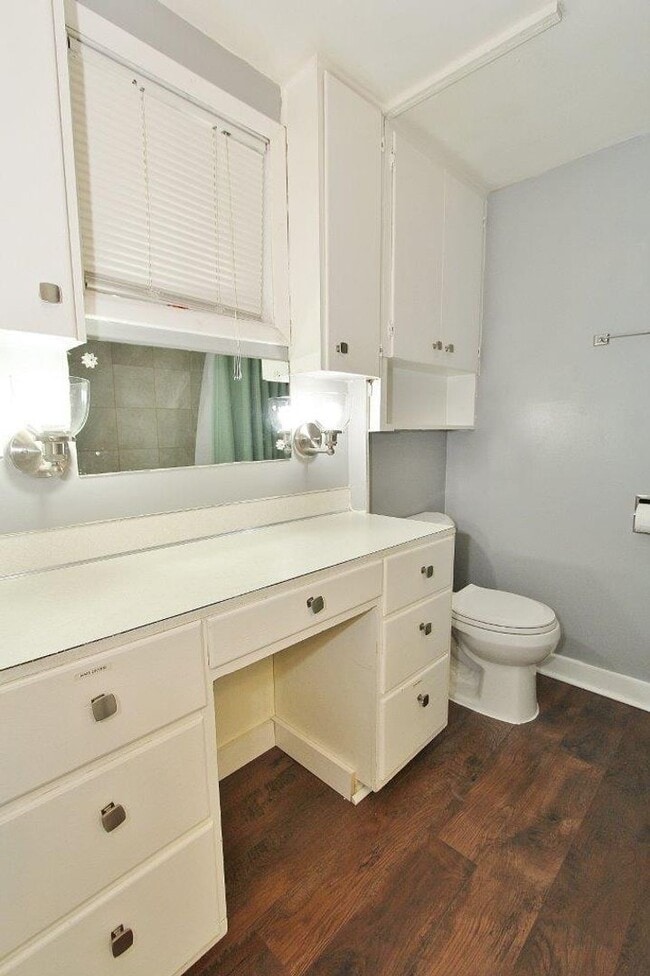 Building Photo - Charming Single-Level Studio Home