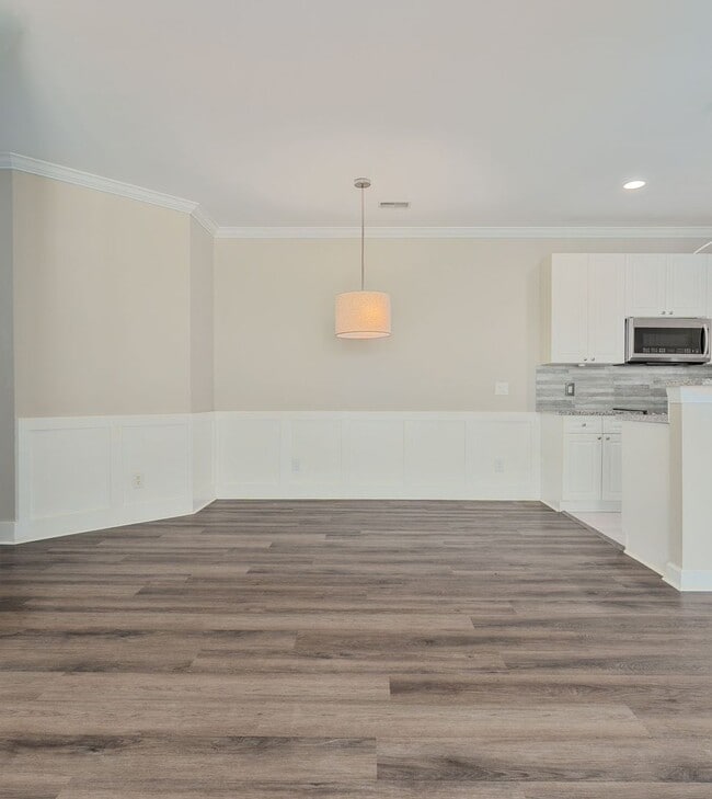Building Photo - Luxury Living in Mt. Pleasant’s Ellington ...