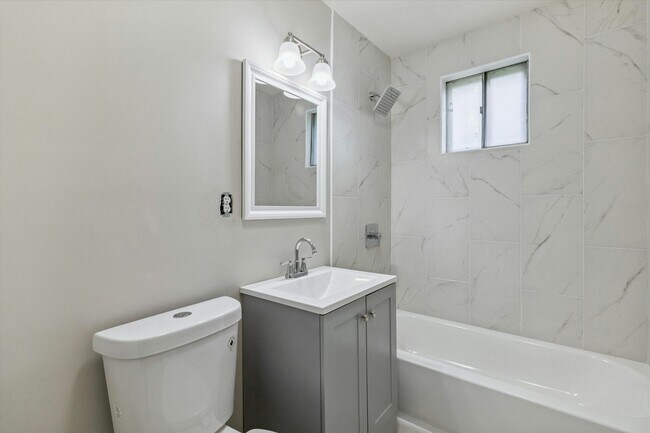 Building Photo - 2800 Tarbora Ave