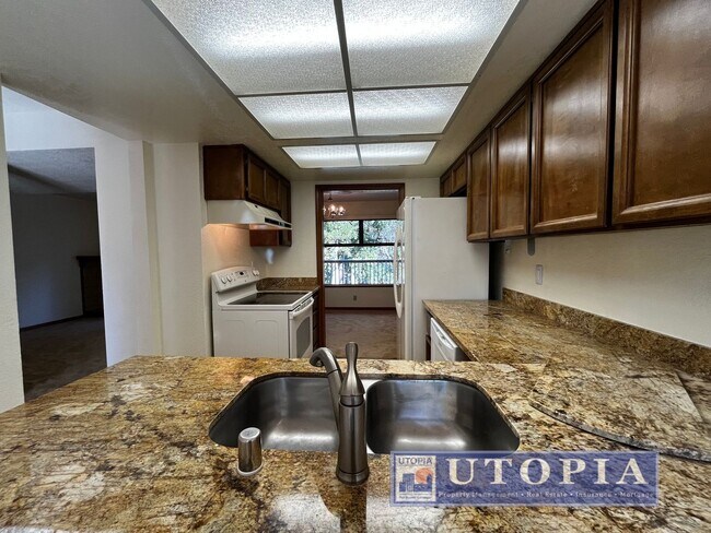 Building Photo - Charming Santa Cruz Townhouse: 3 Beds, 2.5 Baths with Private Patio, Spacious Layout, and Prime L...