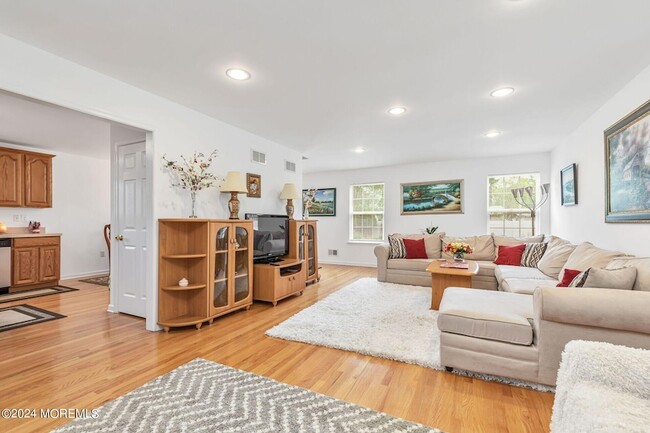 Building Photo - 205 Conover Pl