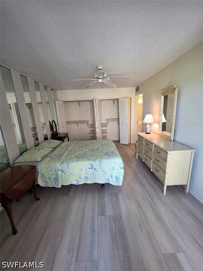 Building Photo - 3655 Boca Ciega Dr