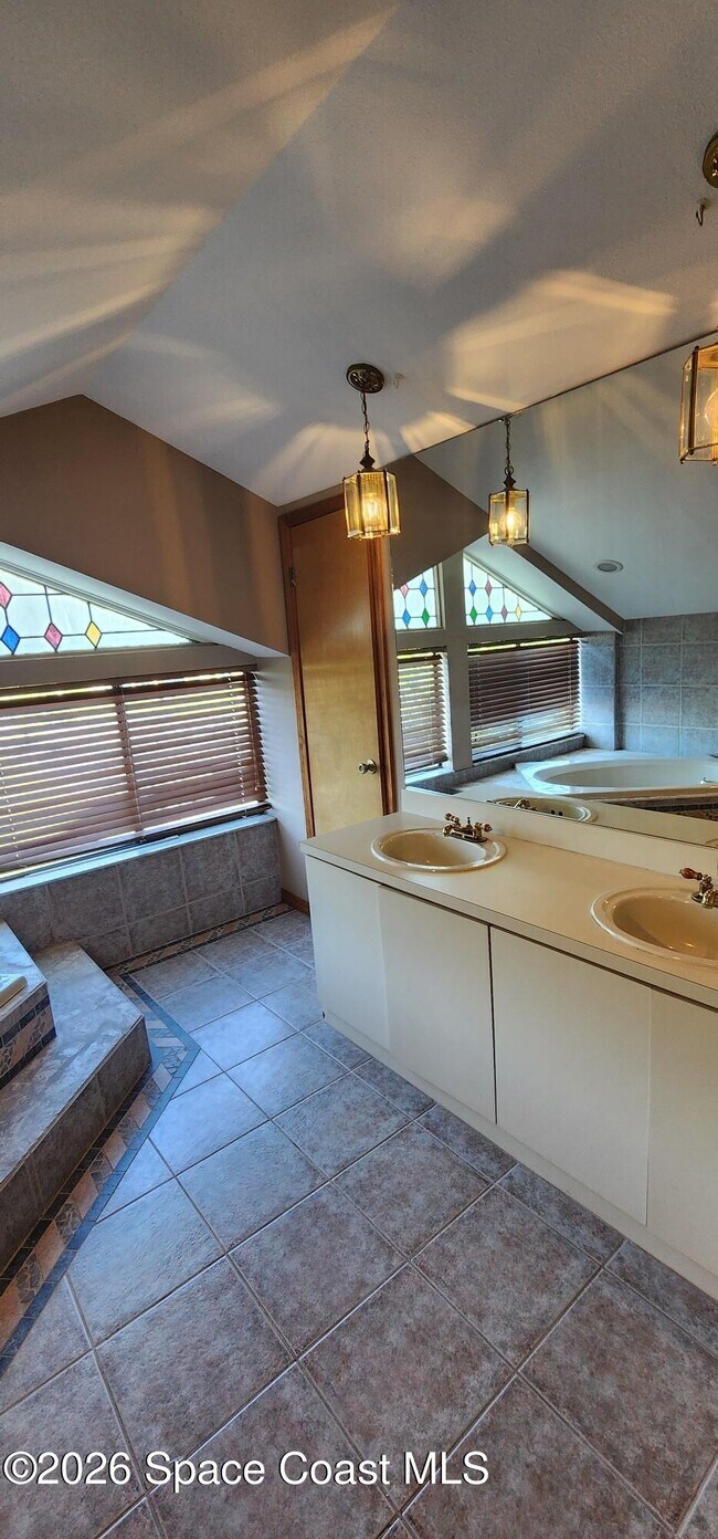 Building Photo - 2109 Hidden Grove Ln