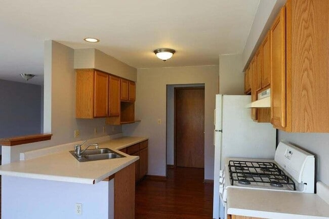 Building Photo - 8732 Madison St