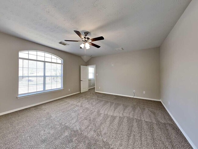 Building Photo - 28919 Hidden Lake Ct