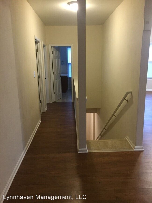 Building Photo - 1336 W 38th St