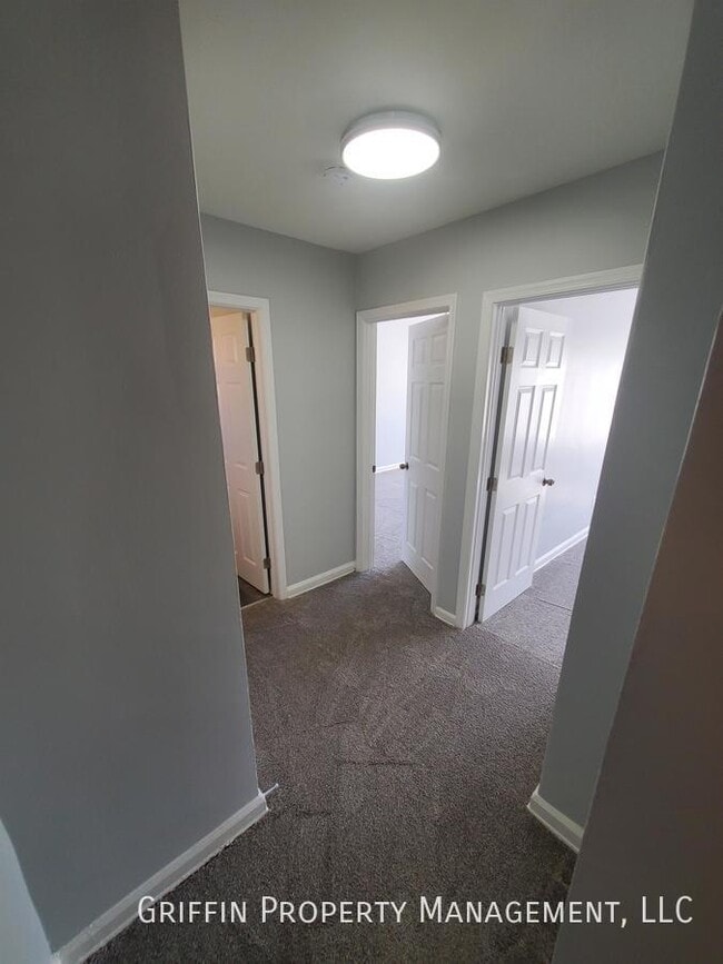 Building Photo - 4000 E. St. S.E-301