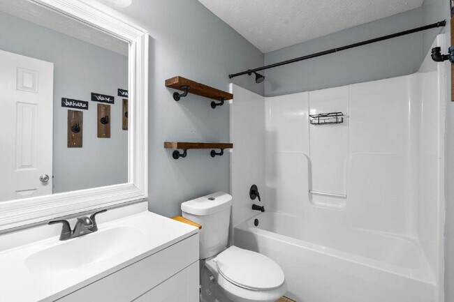 Building Photo - 3 Bedroom Ranch in Golf Cart Area of Senoia