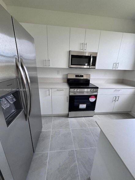 Building Photo - 2825 SE 25th Ave