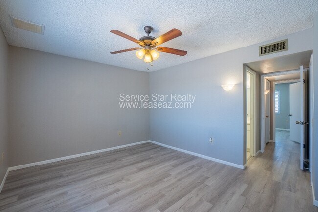 Building Photo - 17230 N Palo Verde Dr