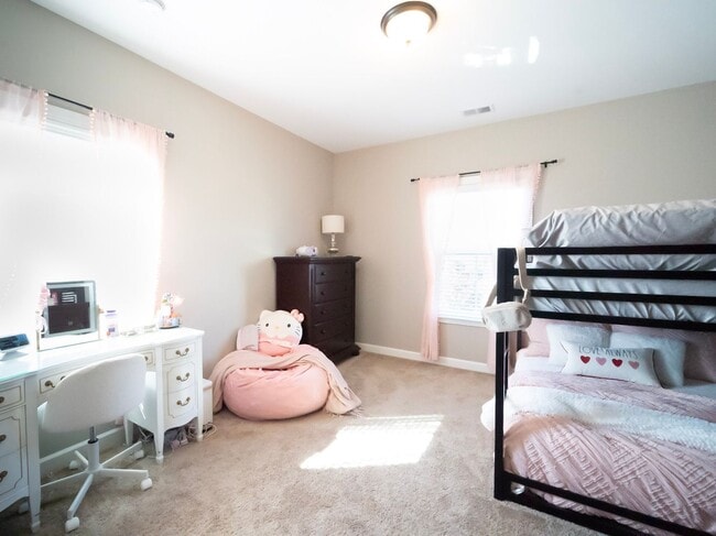 Building Photo - Elegant Richmond Hill Home with Screened Patio & Lagoon Views