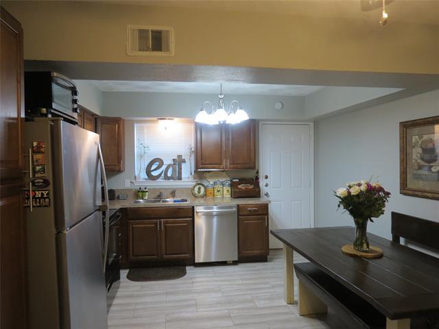 Building Photo - 10903 Lake Gardens Dr