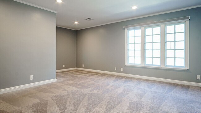 Building Photo - 5 bedroom, 5.5 bath, 4800 sq ft Prime Studio City Home with Pool and Hollywood Hills views