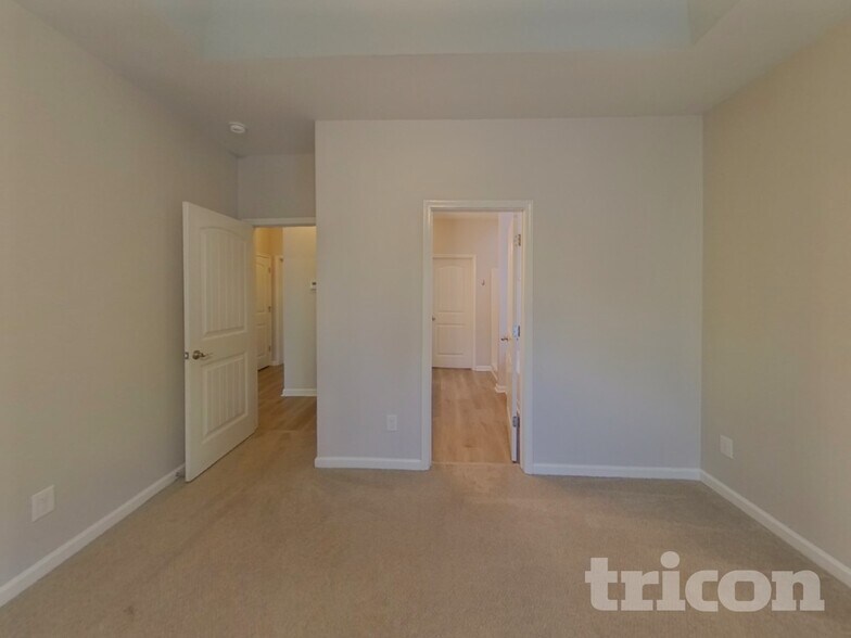 Building Photo - 222 High Ct Way