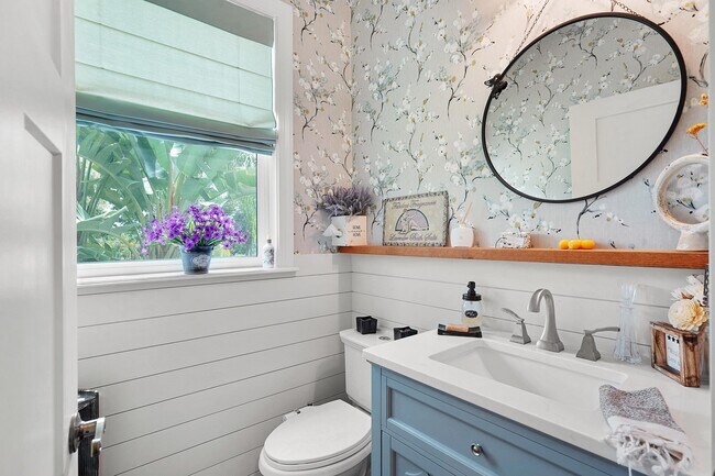 Building Photo - 500 Turnberry Ln