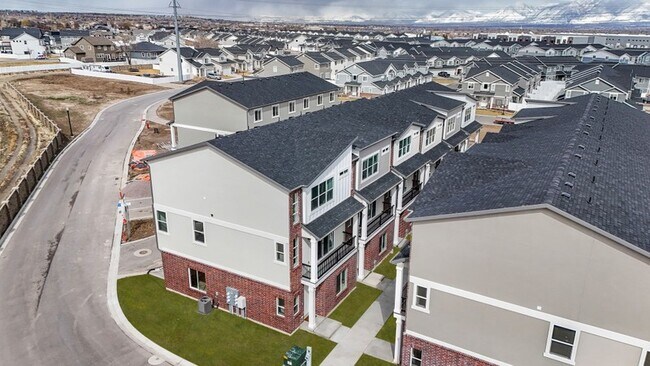 Building Photo - 12927 Trail