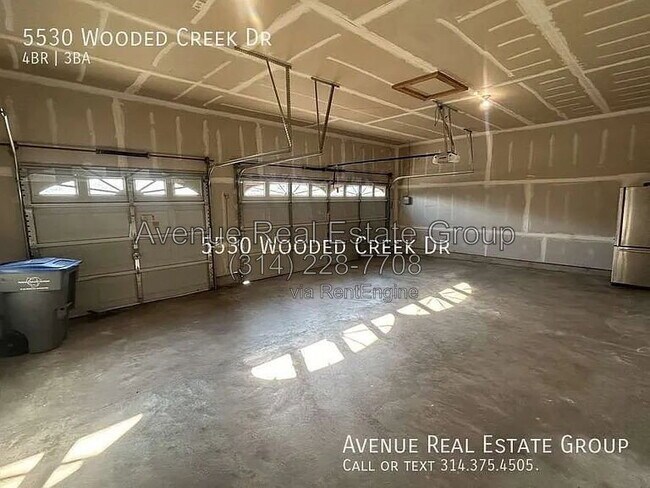 Building Photo - 5530 Wooded Creek Dr