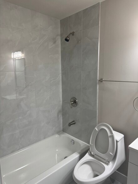 Building Photo - 3701 Powelton Ave