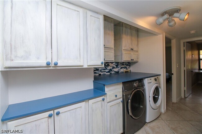 Building Photo - 1510 Mainsail Dr