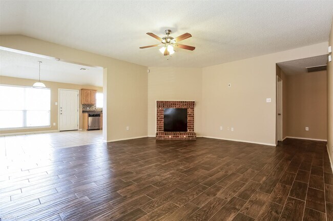 Building Photo - 4 br, 2 bath House - 705 Pine Hollow Dr