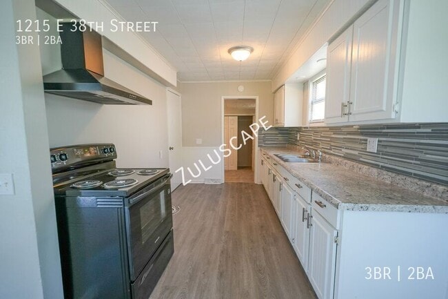 Building Photo - 1215 E 38th St