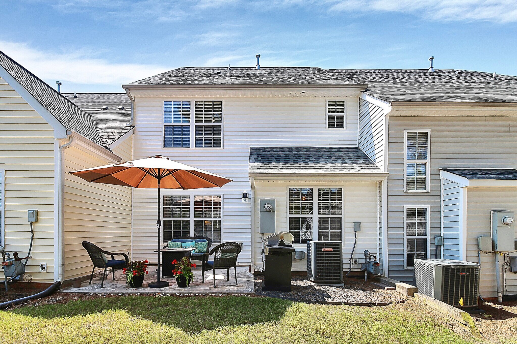Building Photo - 2292 Hanover Ct