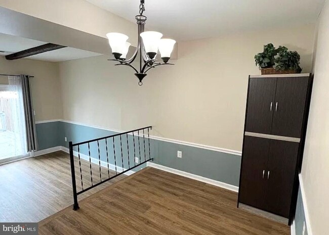 Building Photo - 10108 Sabin Dr