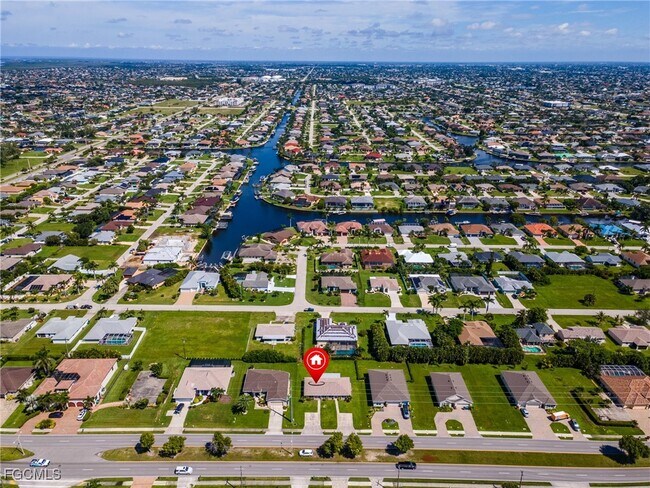 Building Photo - 1917 Cape Coral Pkwy W