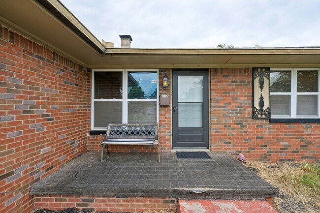 Building Photo - 3025 NW 67th St