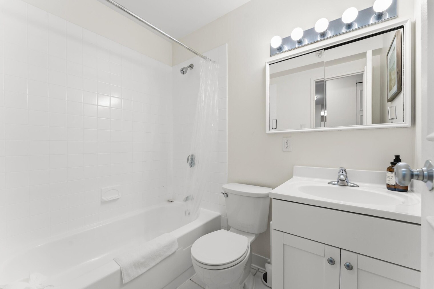 Building Photo - 175 Freeman St