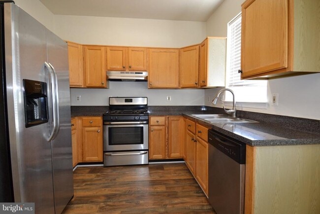 Building Photo - 6340 Demme Pl