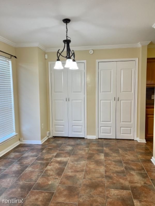 Building Photo - 2 br, 2.5 bath Townhome - 275 Bracewell Dr