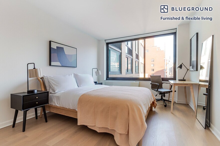 Building Photo - 180 W 20th St