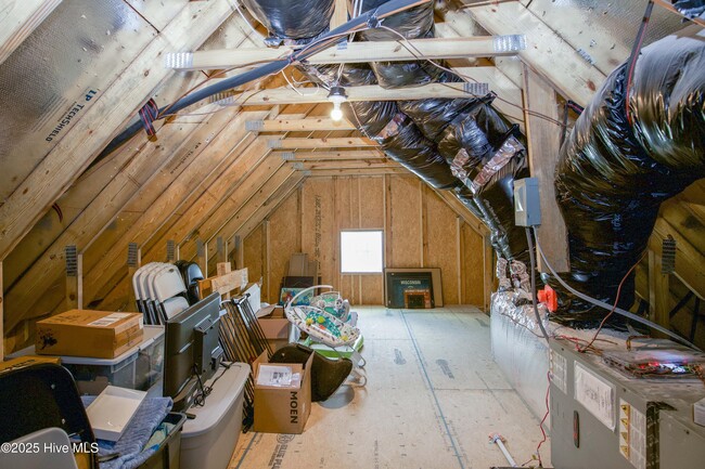 Building Photo - 3000 Wilton Wy